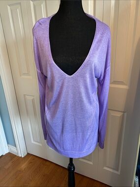 Guess Lavender silk blend V-Neck Lightweight Knit Sweater